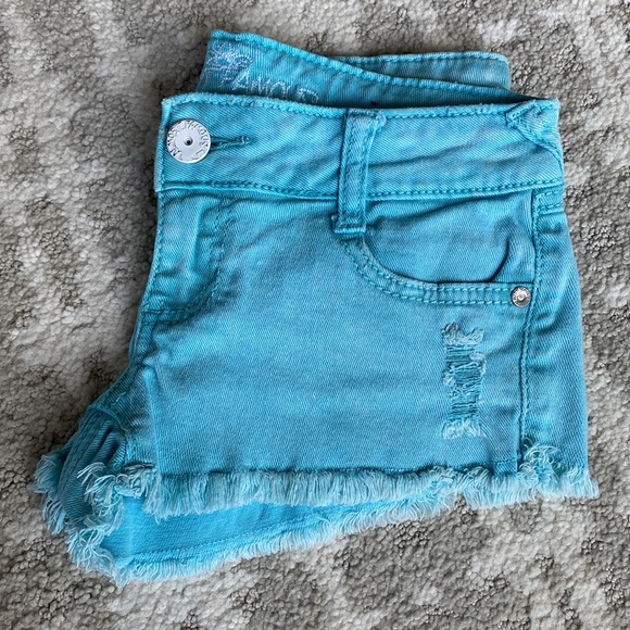 •Almost Famous• Low-Rise Distressed Shorts - Picture 3 of 9